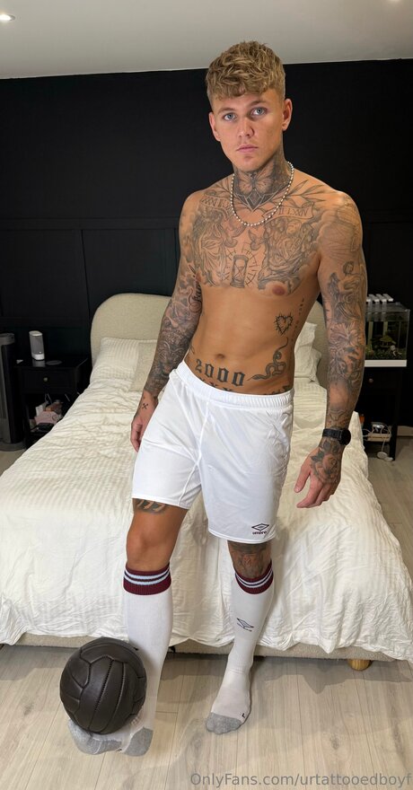 Urtattooedboyf beautiful pornstar img