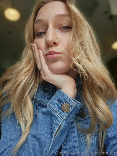 Lilmossymuffn exclusive model pictures