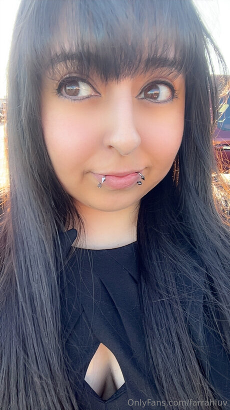 Farrahluv pretty model photo