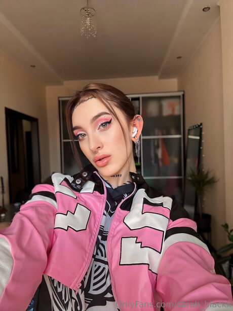 Sarah Blackk model naked images