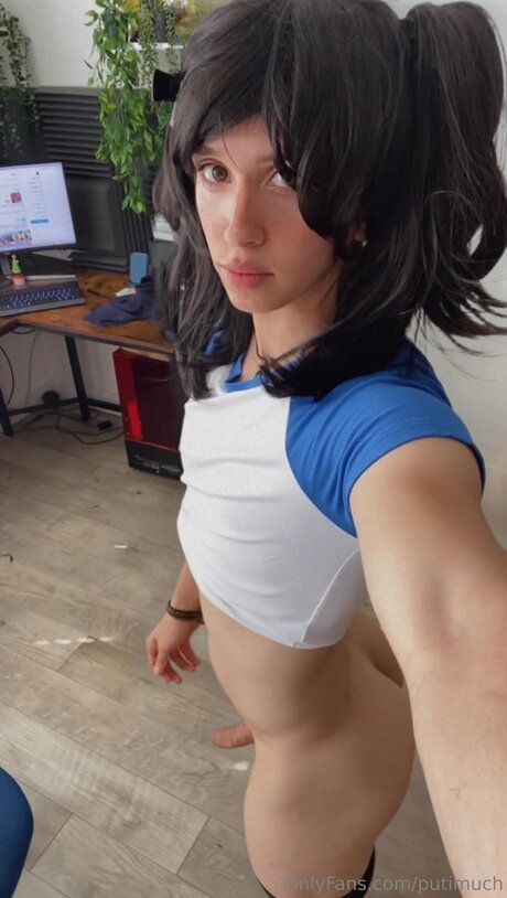 Putimuch star sexy pics