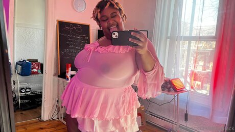 Aichablack top star image