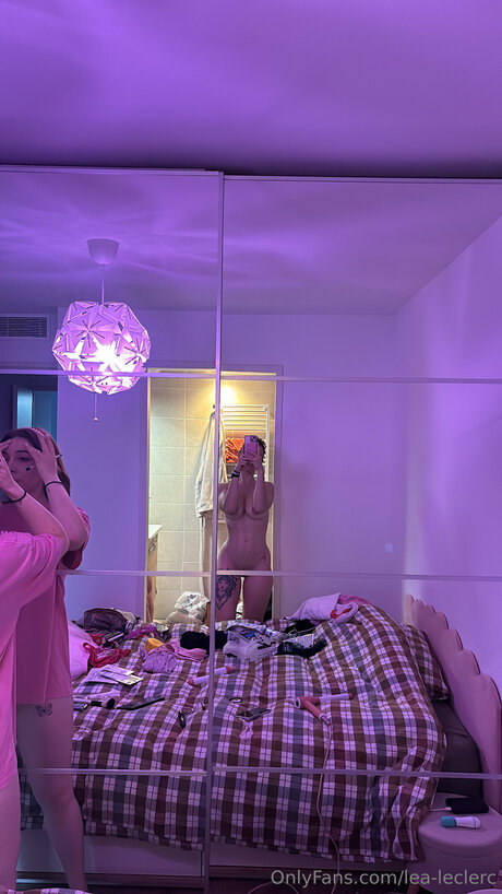 Lea Leclerc model naked pics