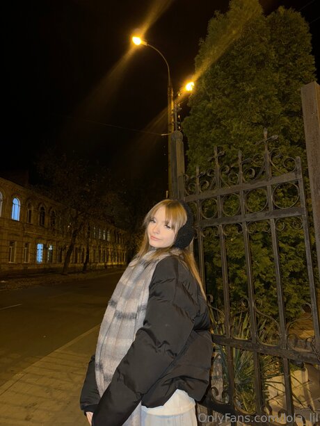 Lola Lil model exclusive galleries