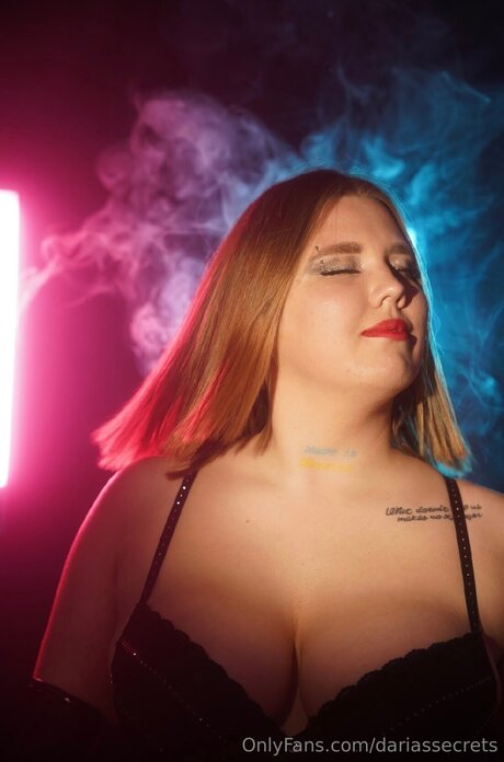 Dariassecrets star top photo