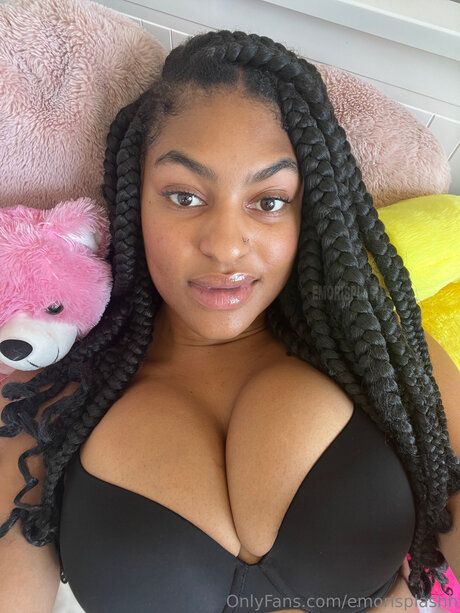 Emorisplashh exclusive star photo