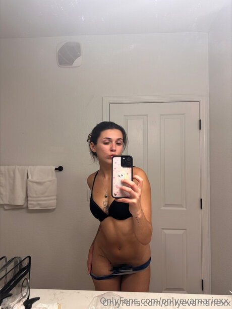 Onlyevamariexx pornstar xxx images
