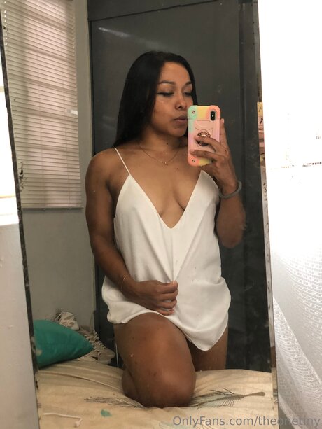 Theonetiny model sexy gallery