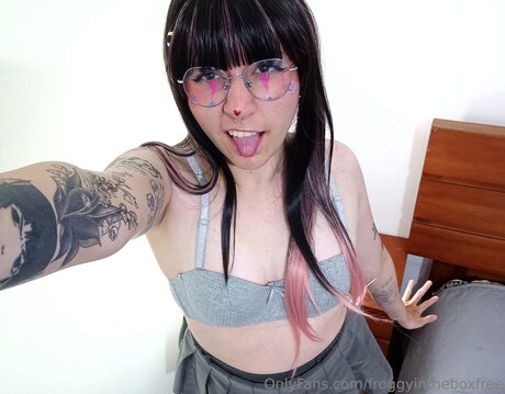 Froggyintheboxfree star sex galleries