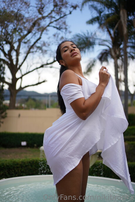 Nikibrookx pornstar nude photos