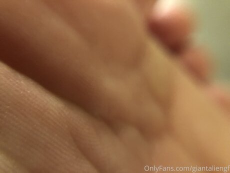 Giantaliengf pornstar erotic img