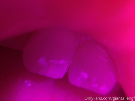 Giantaliengf adult star photo
