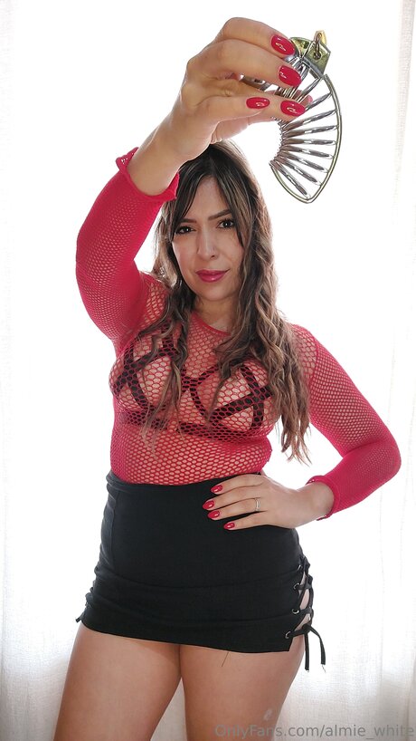 Almie White model nude pictures