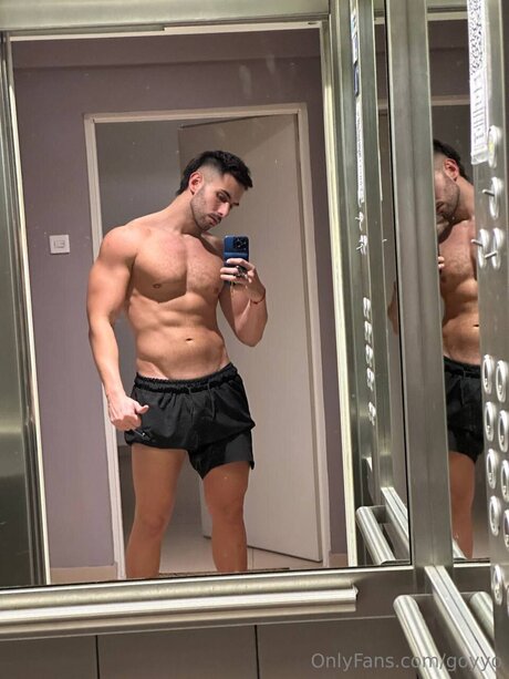 Goyyo star erotic image