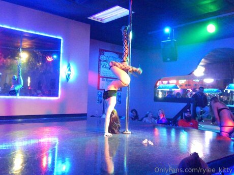 Rylee Kitty xxx pornstar pics