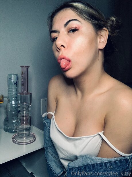 Rylee Kitty model nude images