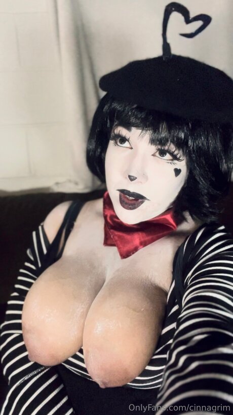 Cinnagrim high quality actress pics