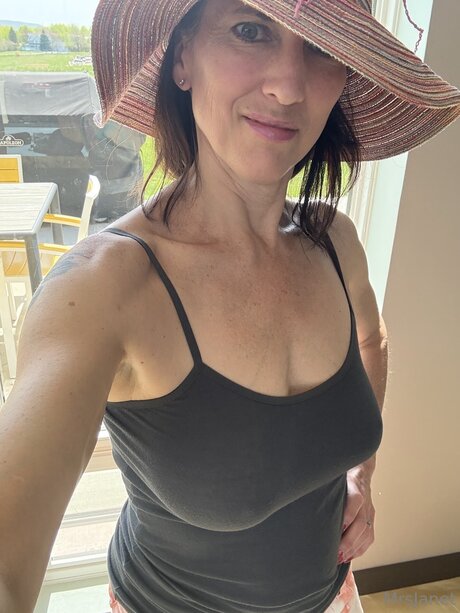 Mrsjanetm model free pics