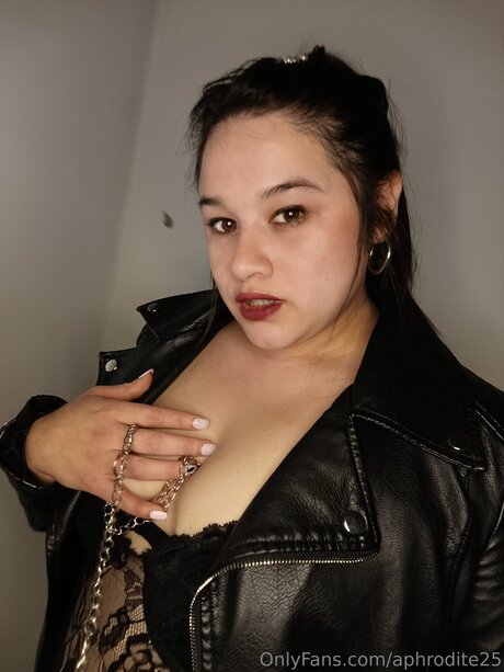 Aphrodite25 hot model photo