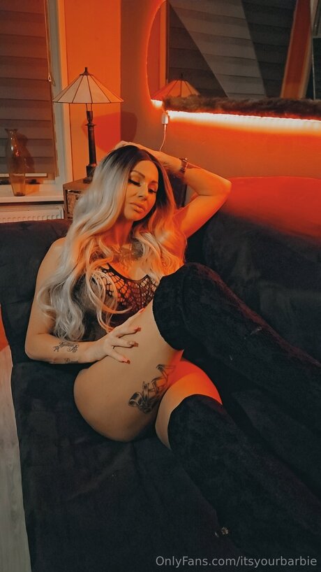 Itsyourbarbie star top img