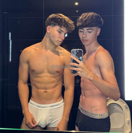 Its Leonardo art model image