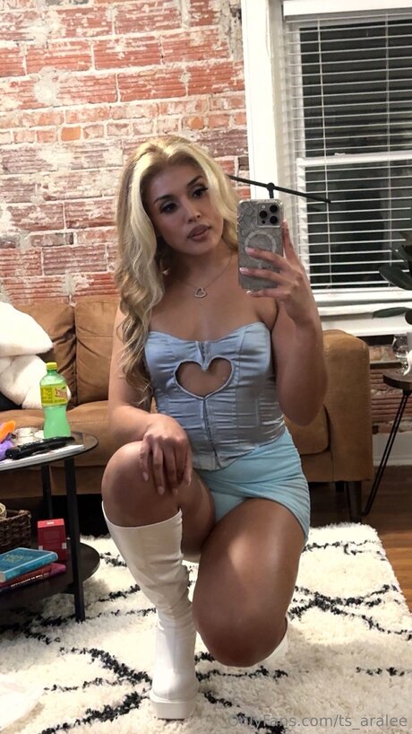 Ts Aralee model erotic img