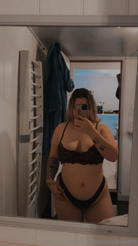 Brittttney Lyn69 exclusive pornstar pictures