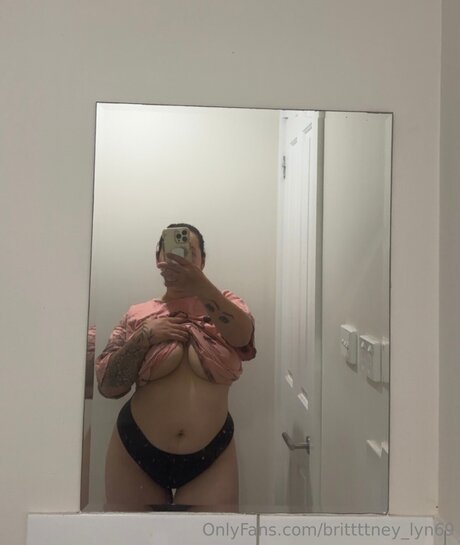 Brittttney Lyn69 pornstar sexy image