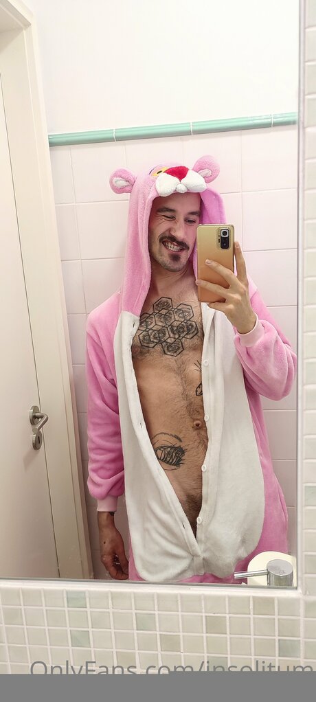 Insolitum star nudes image