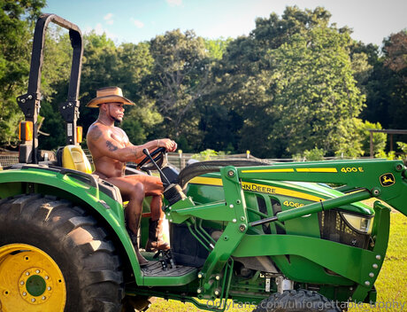 Unforgettable Trophy exclusive model img