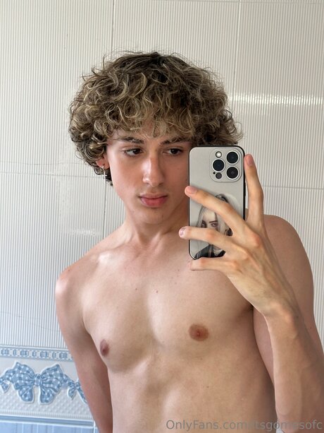 Itsgomesofc model sexy picture