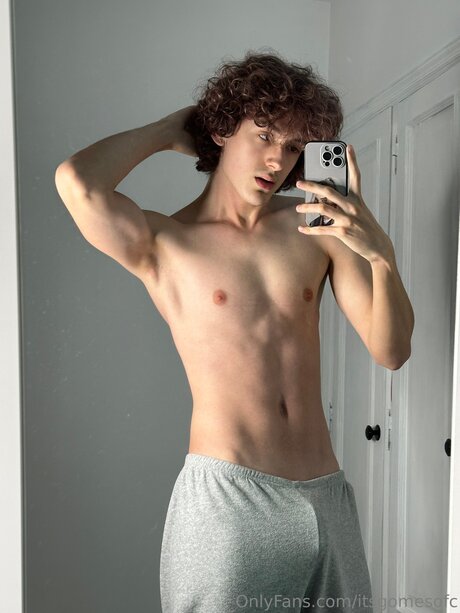 Itsgomesofc nude star image