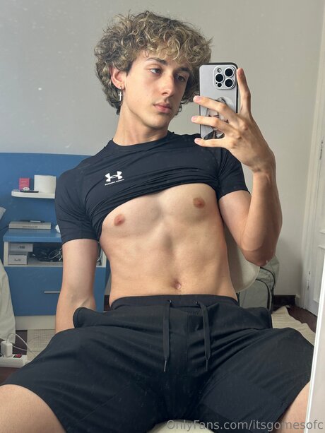 Itsgomesofc star sexy image