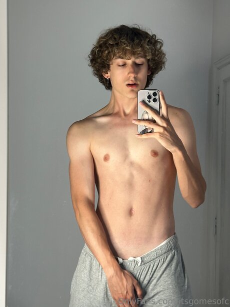 Itsgomesofc free model pics