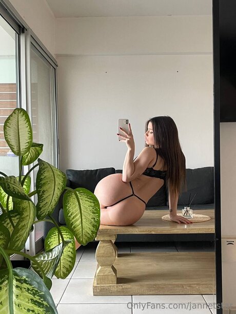 Nola Xo best star gallery