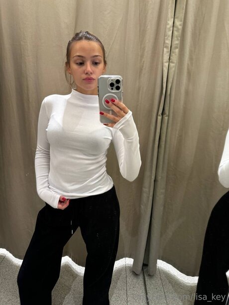 Lissa Key naked actress img