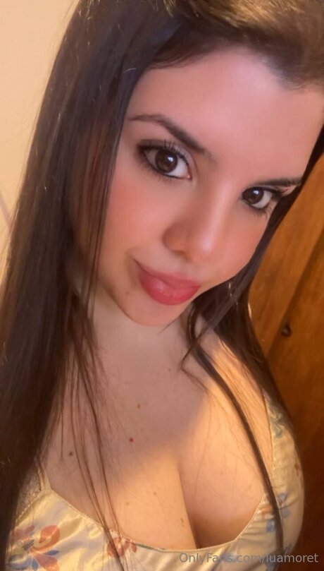 Luamoret model nude pics