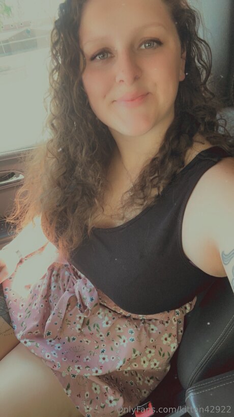 Kitten42922 erotic star pic