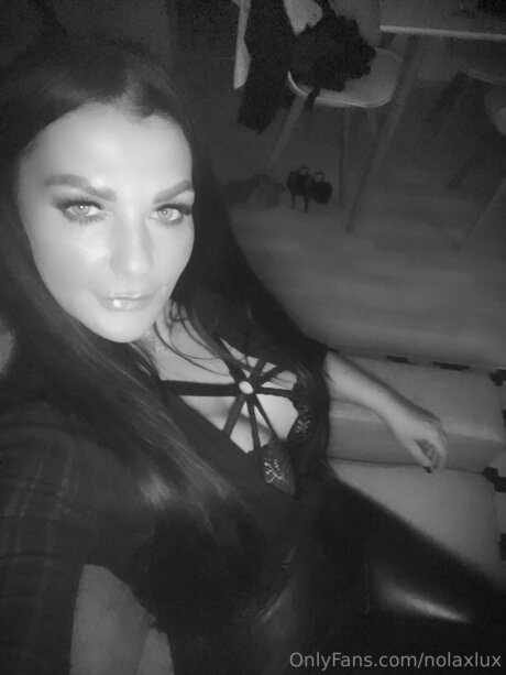 Nolaxlux model free pictures