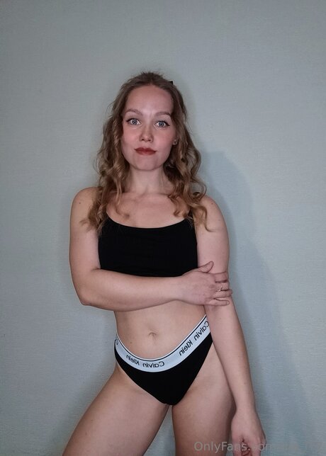 Dia L77 hot star pictures