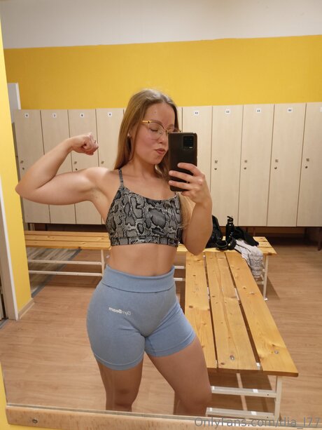 Dia L77 pretty pornstar images