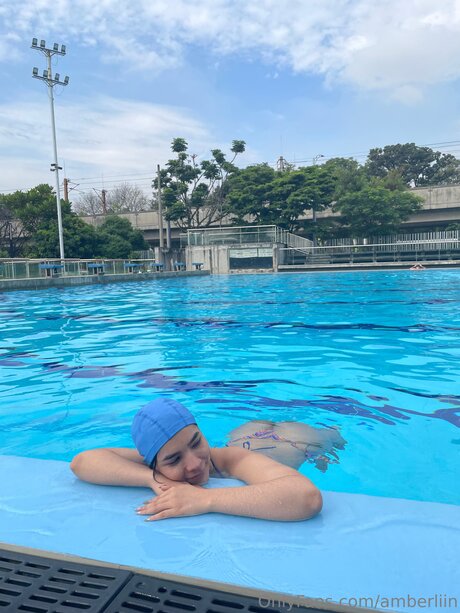 Amberliin pornstar naked img