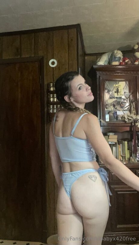 Lilbabyx420free model xxx image