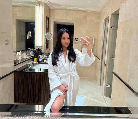 Goddessjunee nice model photo