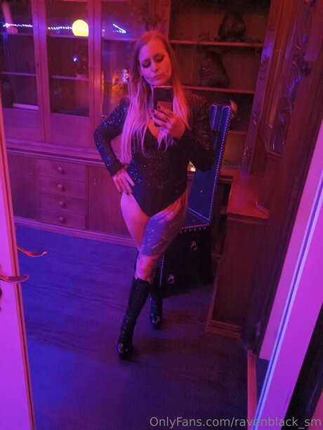 Ravenblack Sm star top gallery