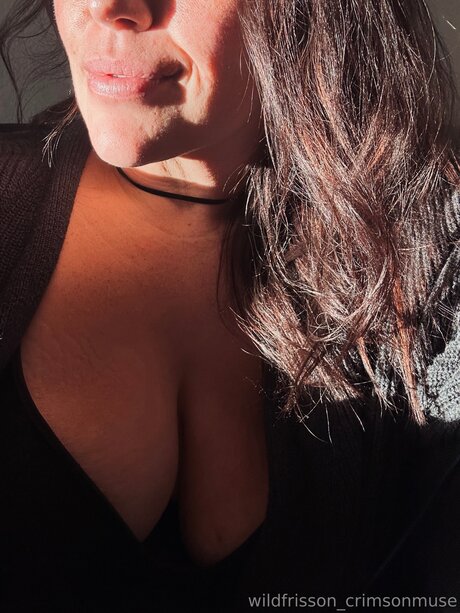 Crimsonmusewildfrisson model exclusive photos