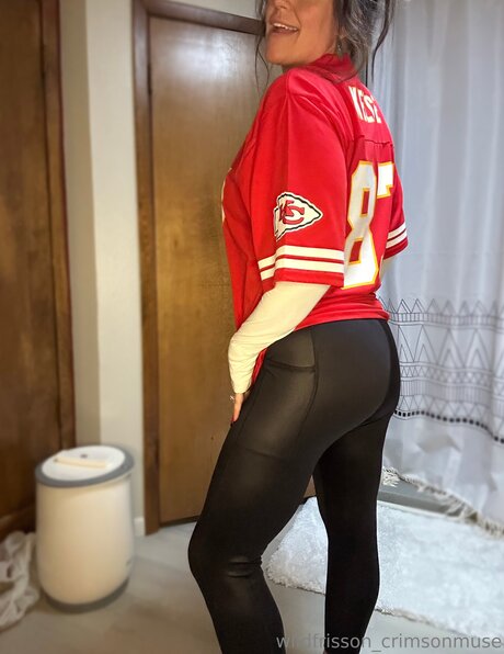 Crimsonmusewildfrisson model hd pic