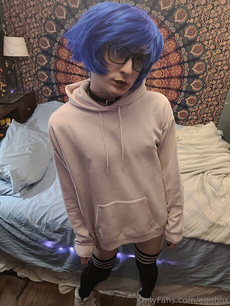 Egobox sexy actress picture