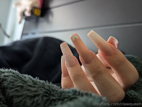 Clawqueen model erotic pictures