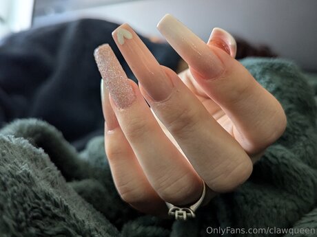 Clawqueen nude pornstar pic